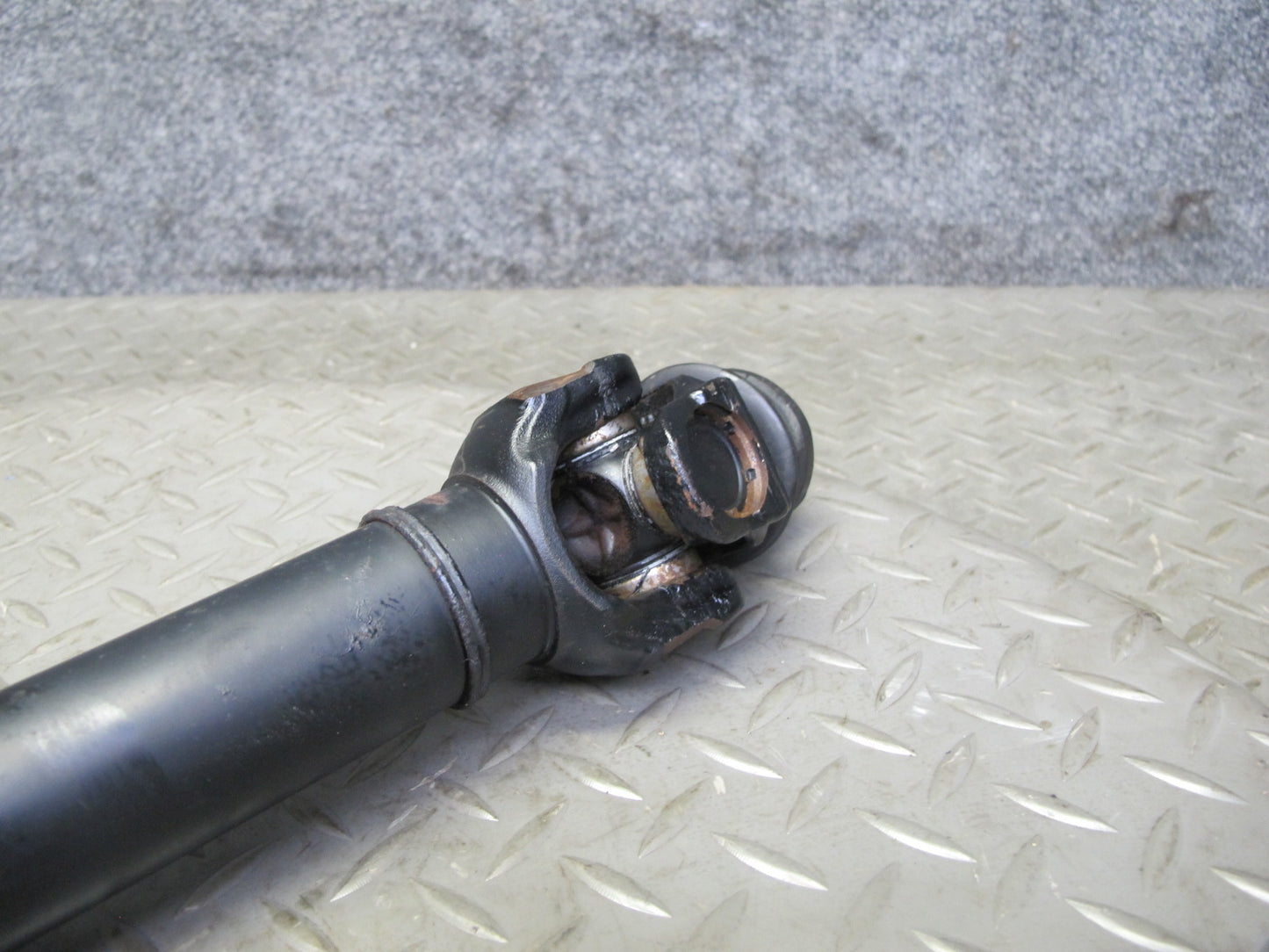 2010-2013 BMW E70 E71 X5M X6M AWD A/T Front Driveshaft Drive Shaft