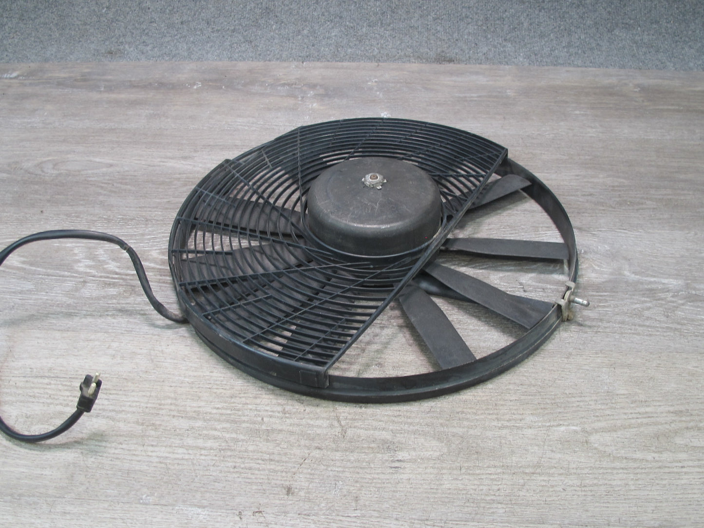 86-89 Mercedes R107 560SL Engine Cooling Radiator Auxiliary Fan Motor OEM