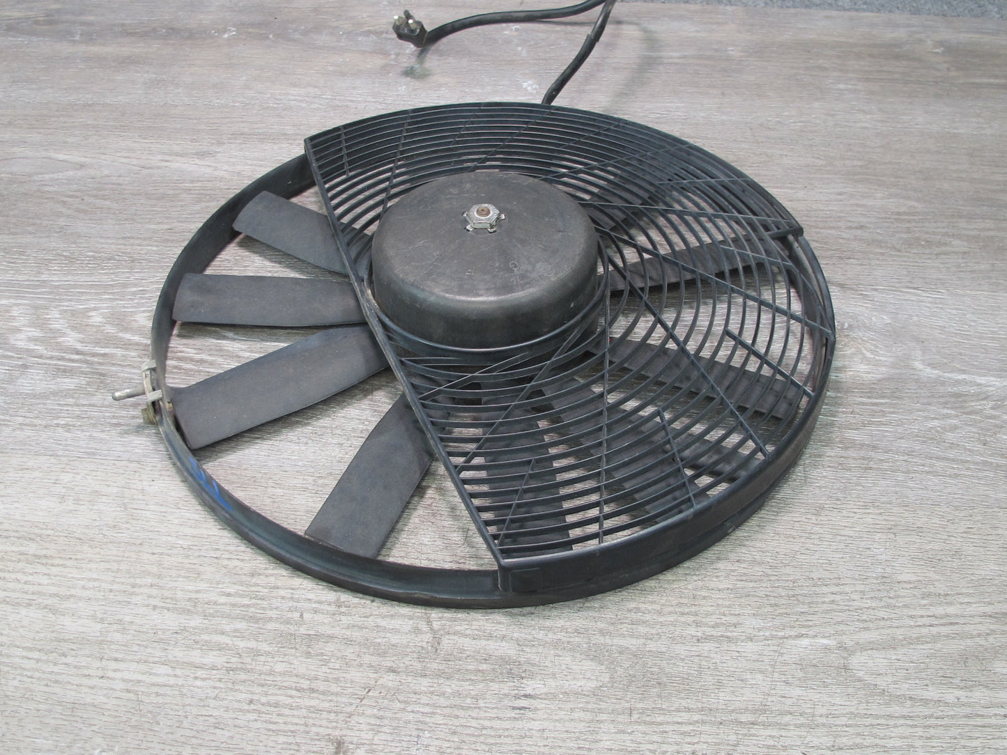 86-89 Mercedes R107 560SL Engine Cooling Radiator Auxiliary Fan Motor OEM