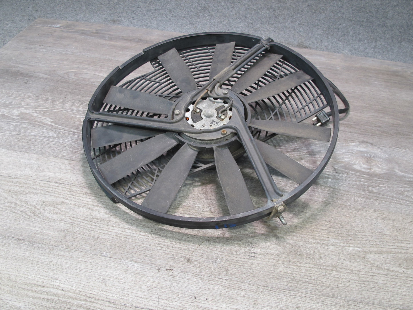 86-89 Mercedes R107 560SL Engine Cooling Radiator Auxiliary Fan Motor OEM