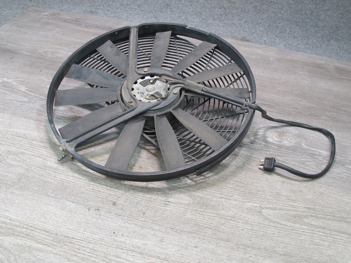 86-89 Mercedes R107 560SL Engine Cooling Radiator Auxiliary Fan Motor OEM