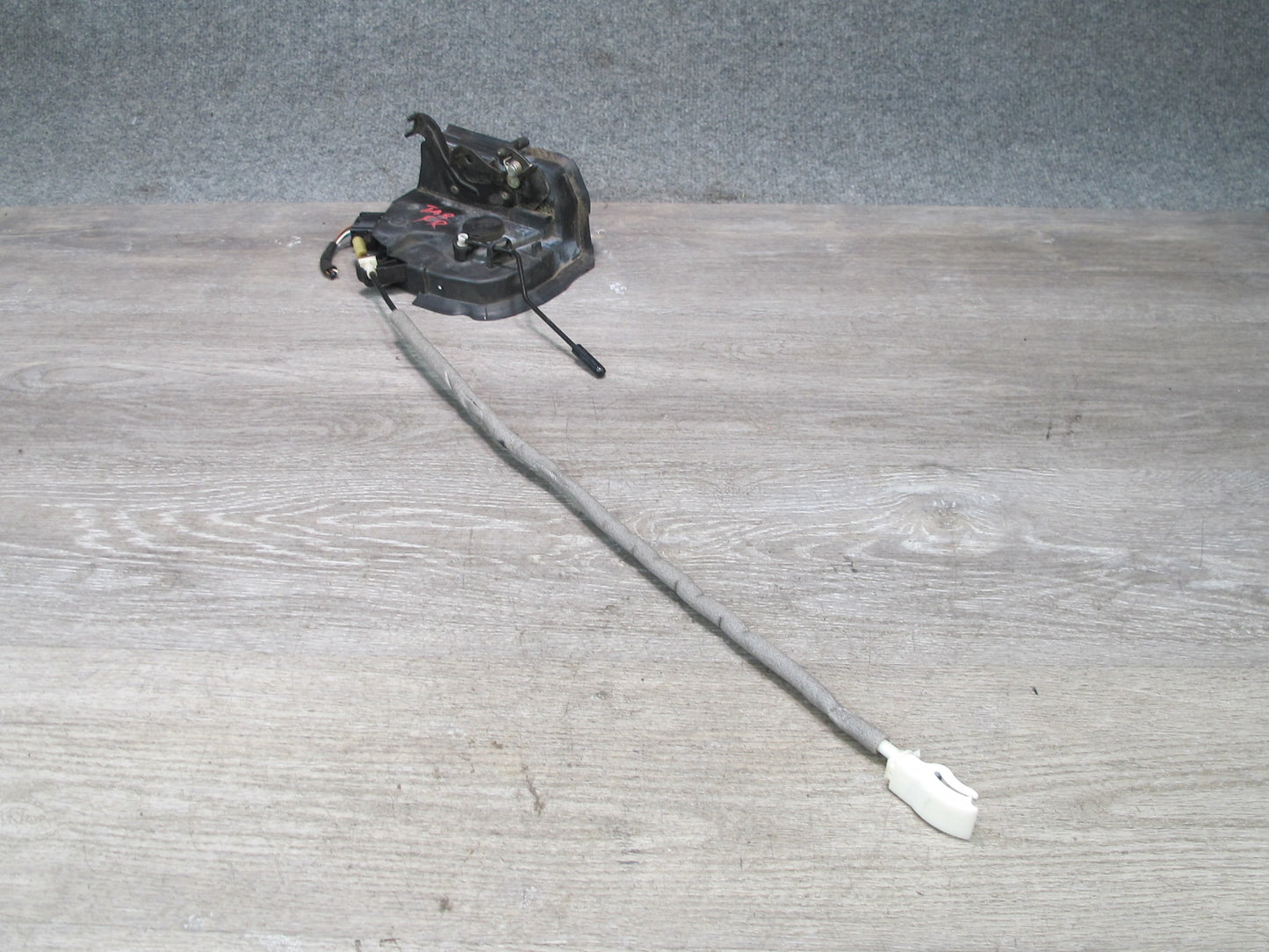 01-06 BMW E46 3-SERIES Coupe Convertible Right Door Lock Latch Actuator OEM