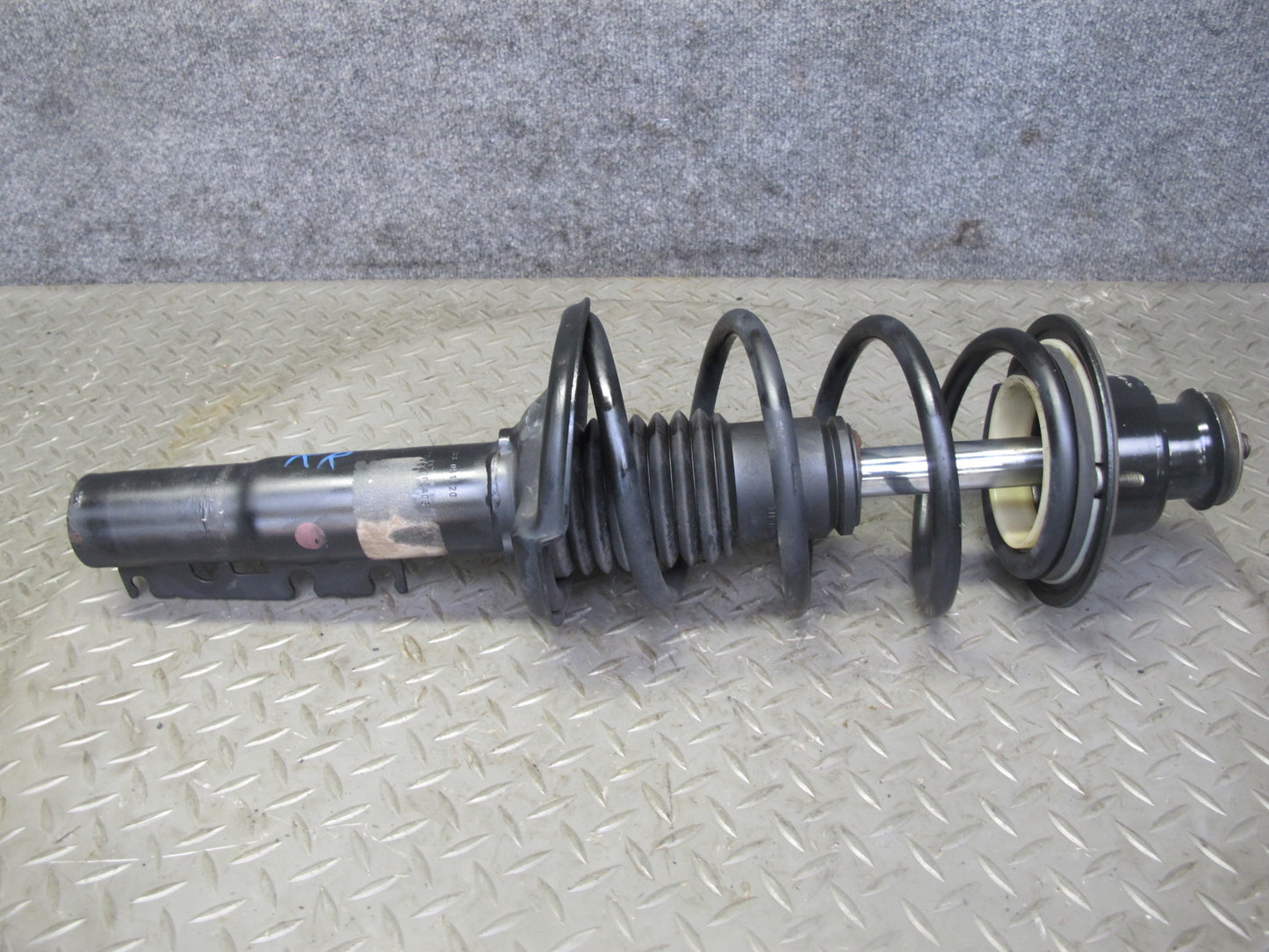 1997-2004 Porsche Boxster 986 Front Left & Right Side Strut Shock Absorber Set