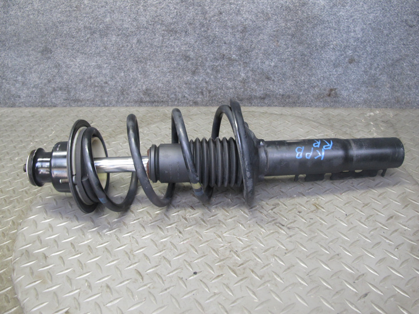 1997-2004 Porsche Boxster 986 Front Left & Right Side Strut Shock Absorber Set