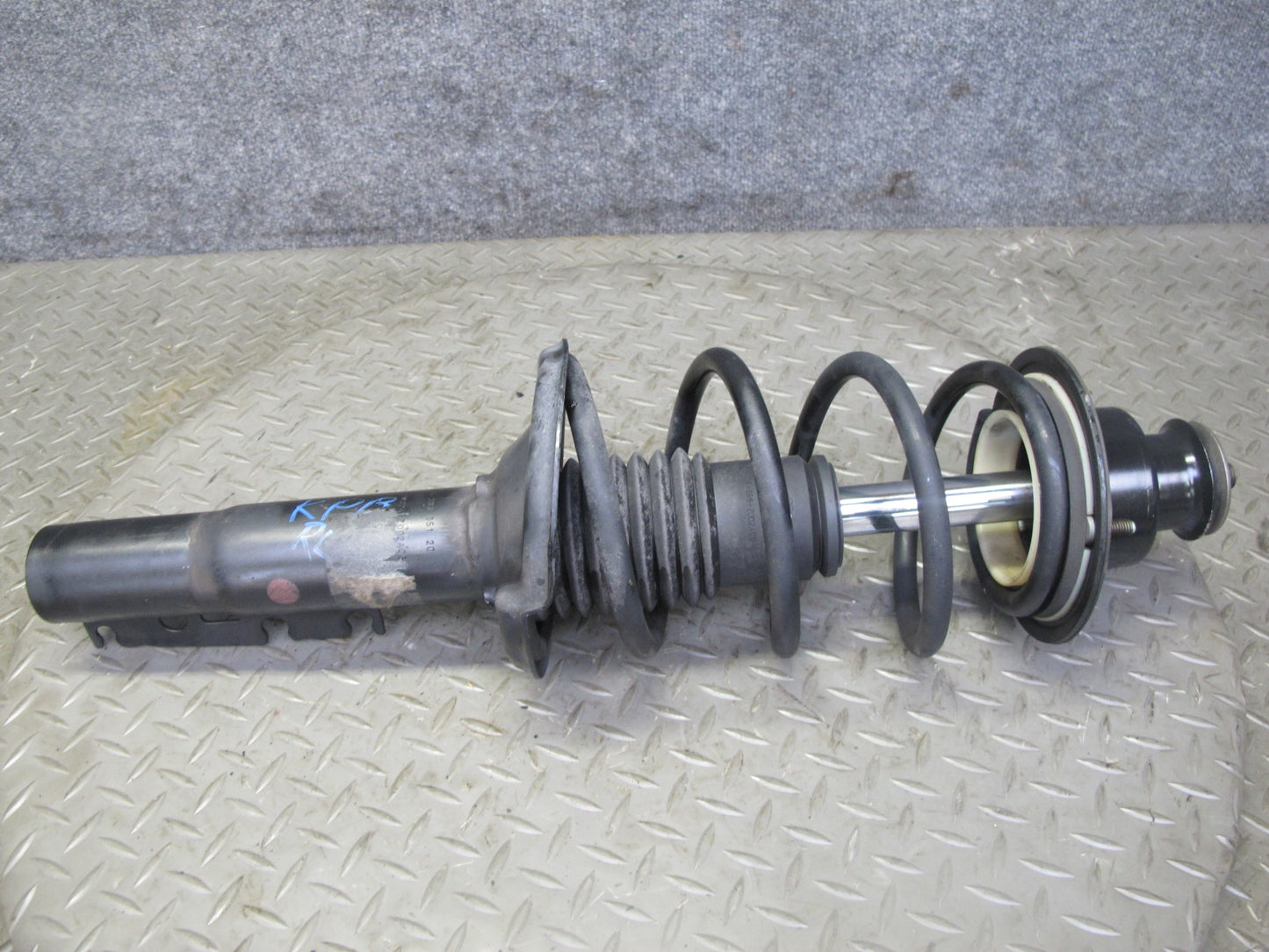1997-2004 Porsche Boxster 986 Front Left & Right Side Strut Shock Absorber Set