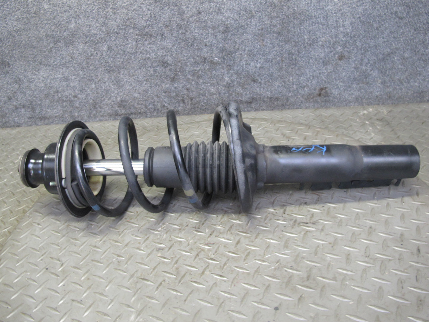 1997-2004 Porsche Boxster 986 Front Left & Right Side Strut Shock Absorber Set