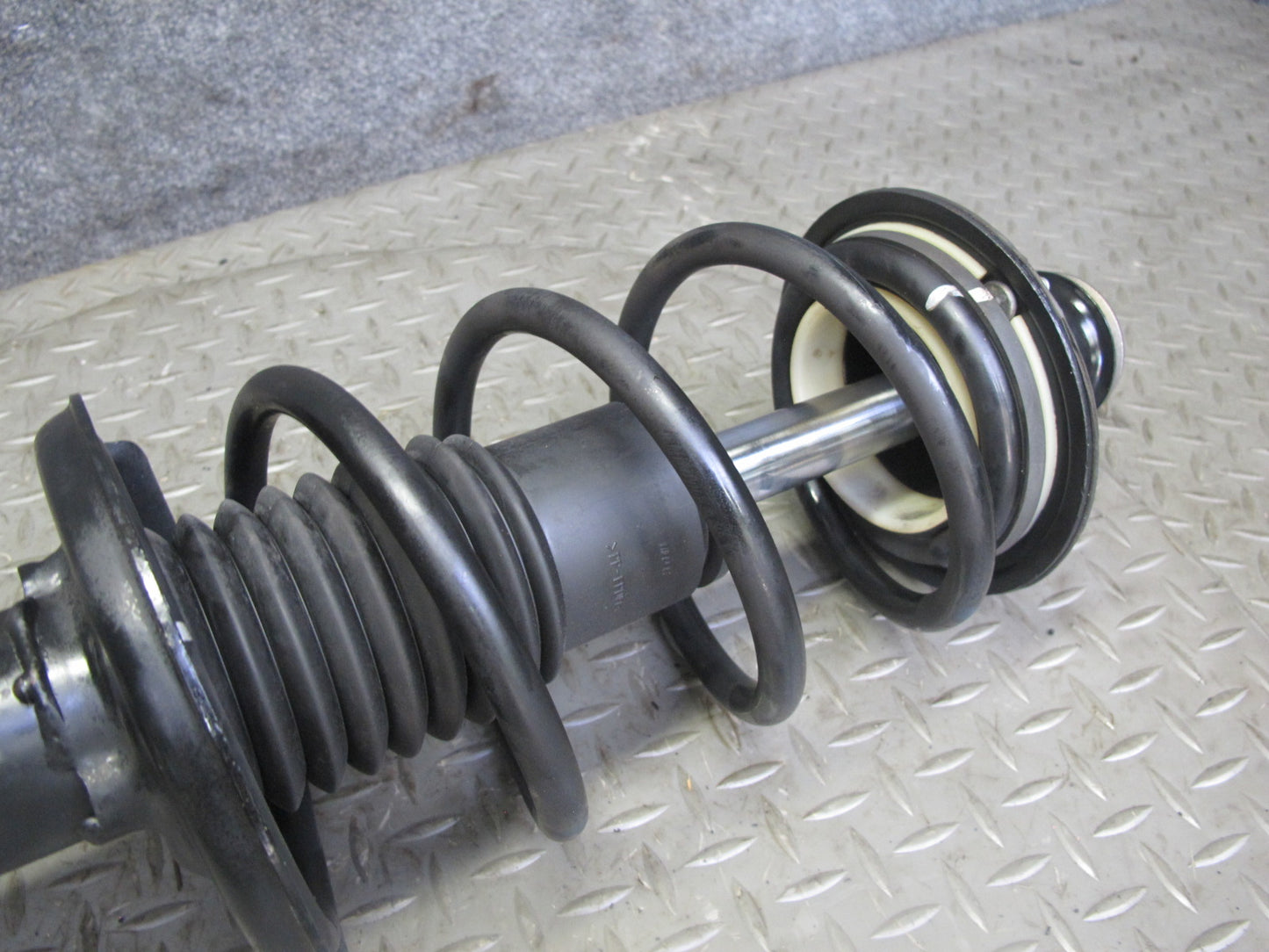 1997-2004 Porsche Boxster 986 Front Left & Right Side Strut Shock Absorber Set
