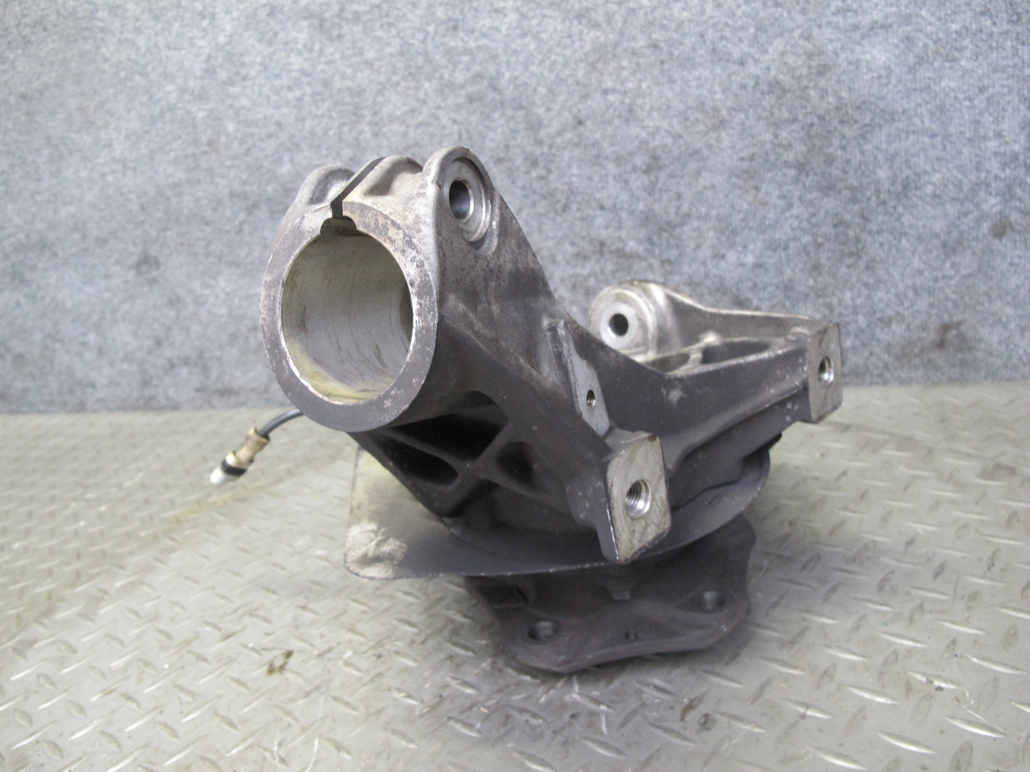 1997-2004 Porsche Boxster 986 Front Left Side Spindle Knuckle Wheel Hub Bearing