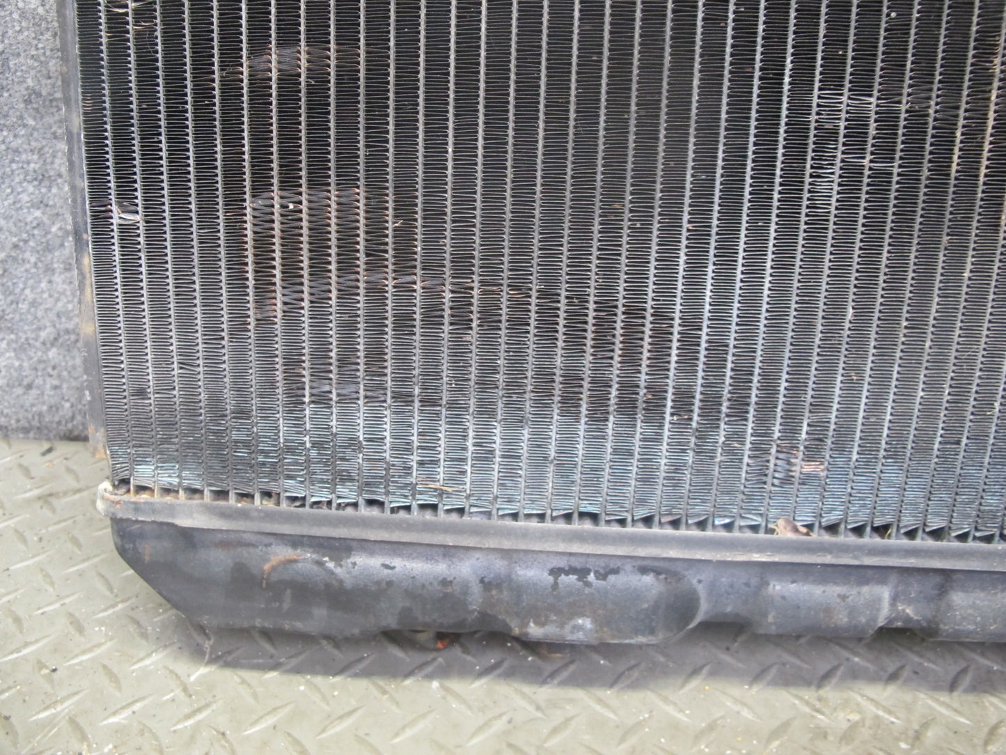 89-92 Toyota Supra MK3 MA70L 7MGE NON Turbo A/T Radiator w Dual Cooling Fan OEM