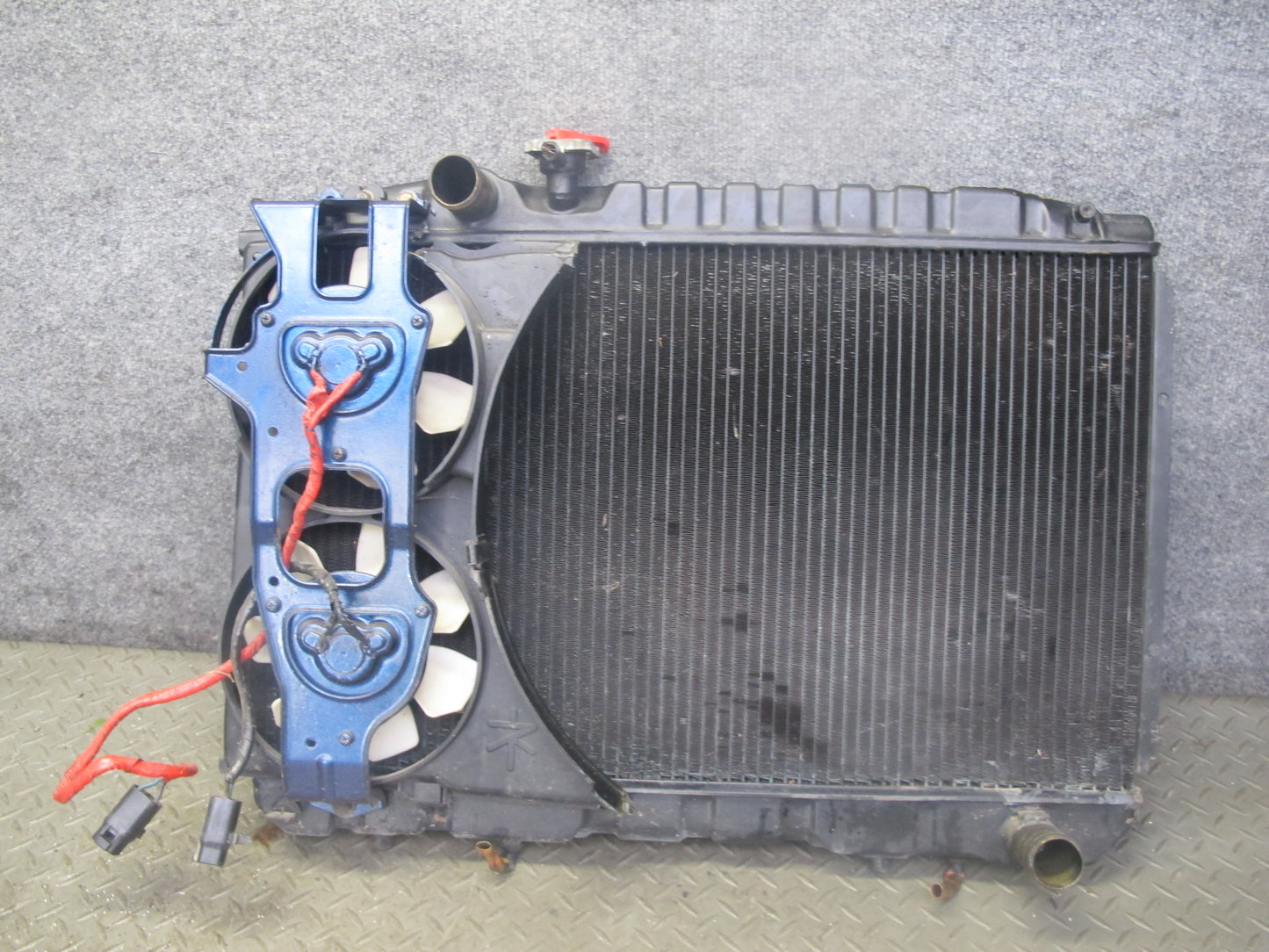 89-92 Toyota Supra MK3 MA70L 7MGE NON Turbo A/T Radiator w Dual Cooling Fan OEM