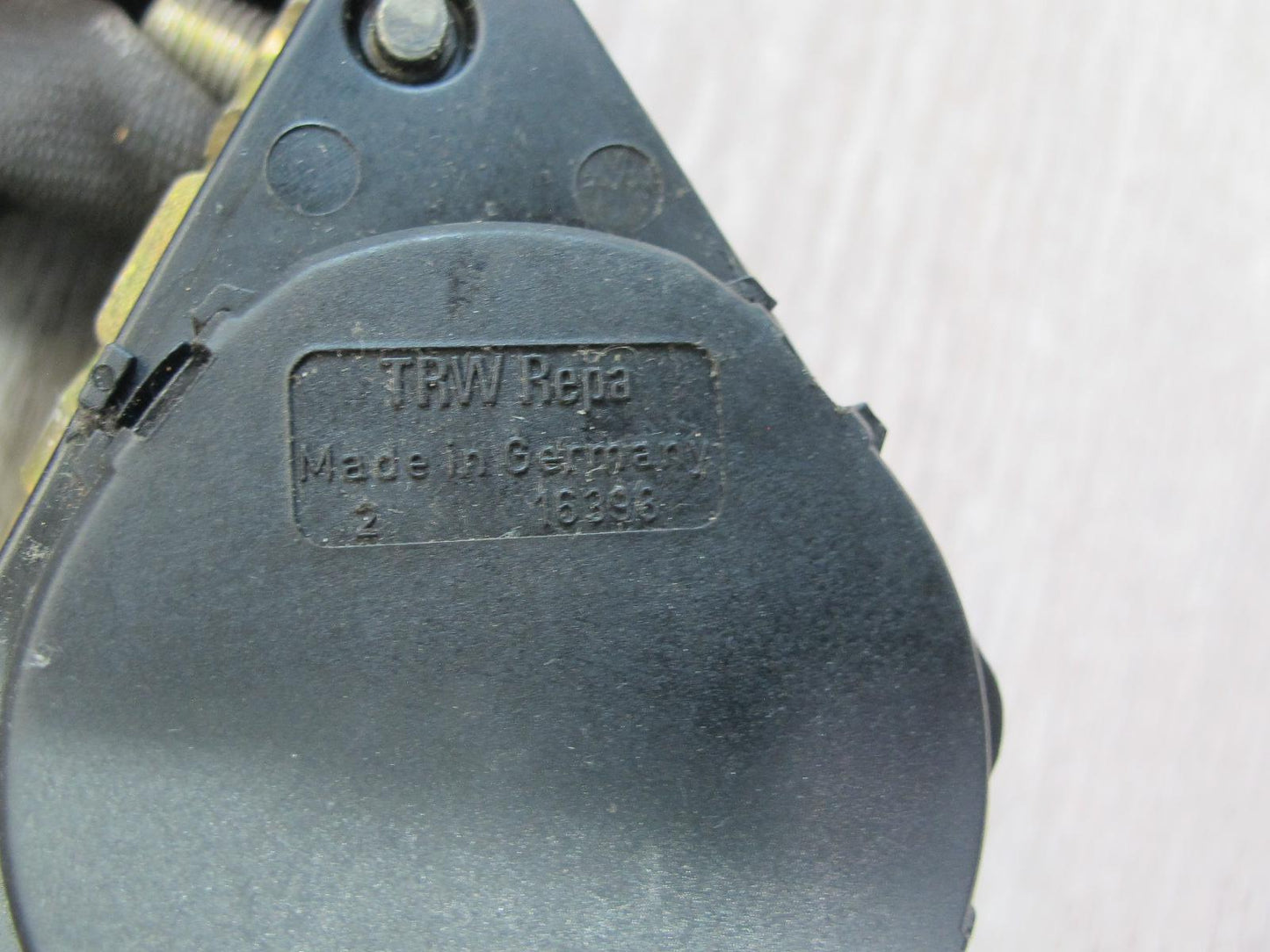 86-89 MERCEDES R107 560SL FRONT RIGHT & LEFT SIDE SEATBELT RETRACTOR SET OEM