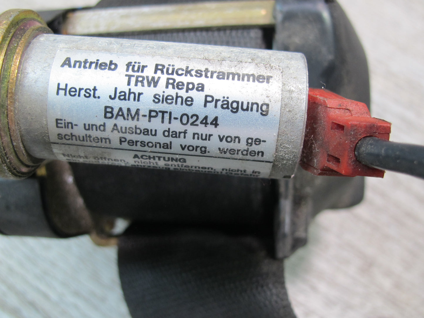 86-89 MERCEDES R107 560SL FRONT RIGHT & LEFT SIDE SEATBELT RETRACTOR SET OEM