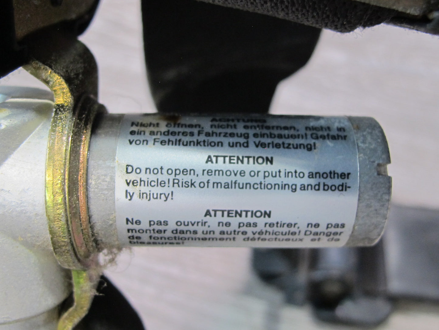 86-89 MERCEDES R107 560SL FRONT RIGHT & LEFT SIDE SEATBELT RETRACTOR SET OEM