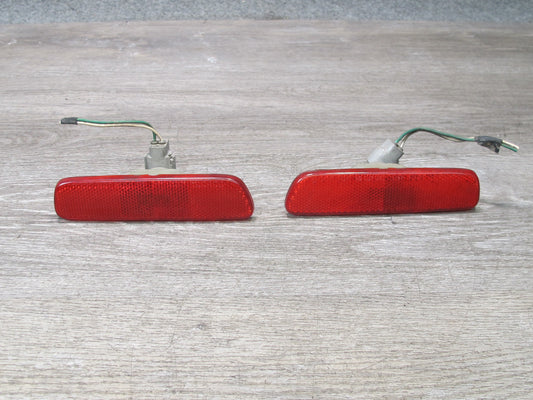 01-05 Lexus IS300 JCE10L Sedan Rear Bumper Left Right Side Marker Light Set OEM