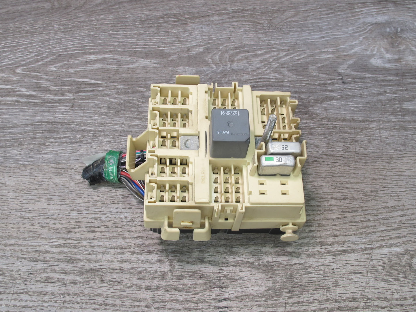 2003-2007 Hummer H2 Dashboard Fuse Relay Junction Box 15266958