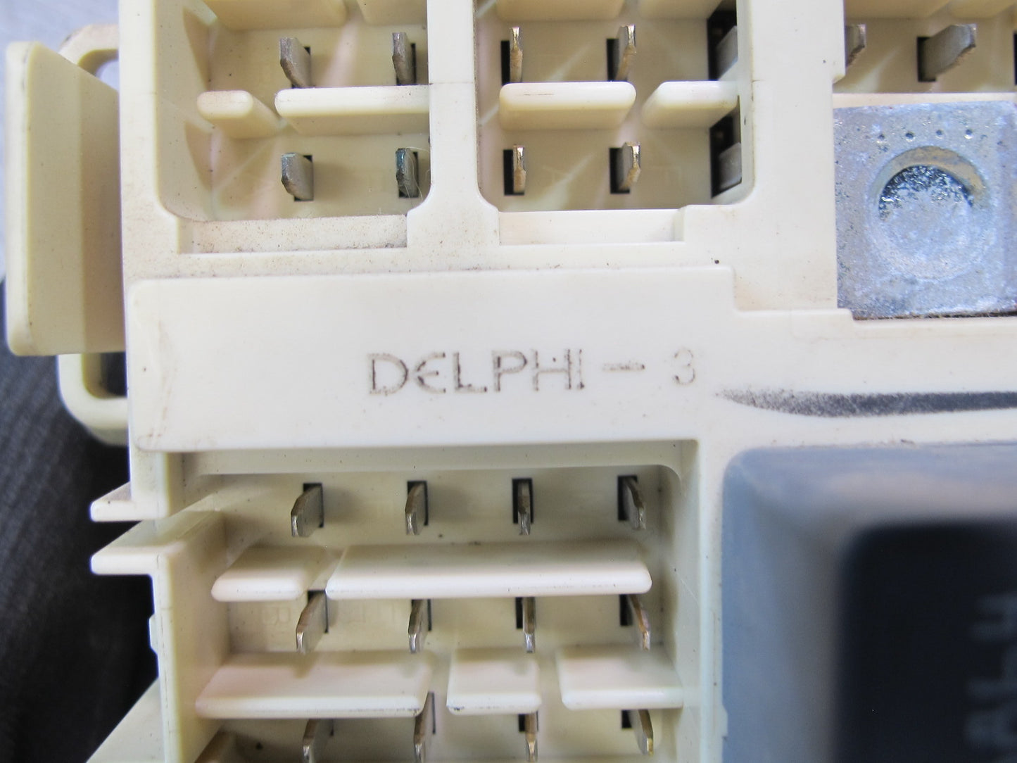 2003-2007 Hummer H2 Dashboard Fuse Relay Junction Box 15266958