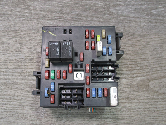 2005-2007 Hummer H2 Dash Cabin Interior Junction Fuse Relay Box 15266952