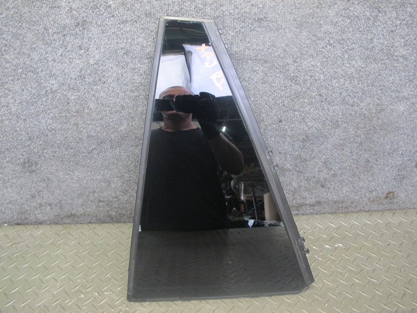 2007-2013 BMW E70 X5 Rear Left Door Corner Fixed Glass Window 7129735
