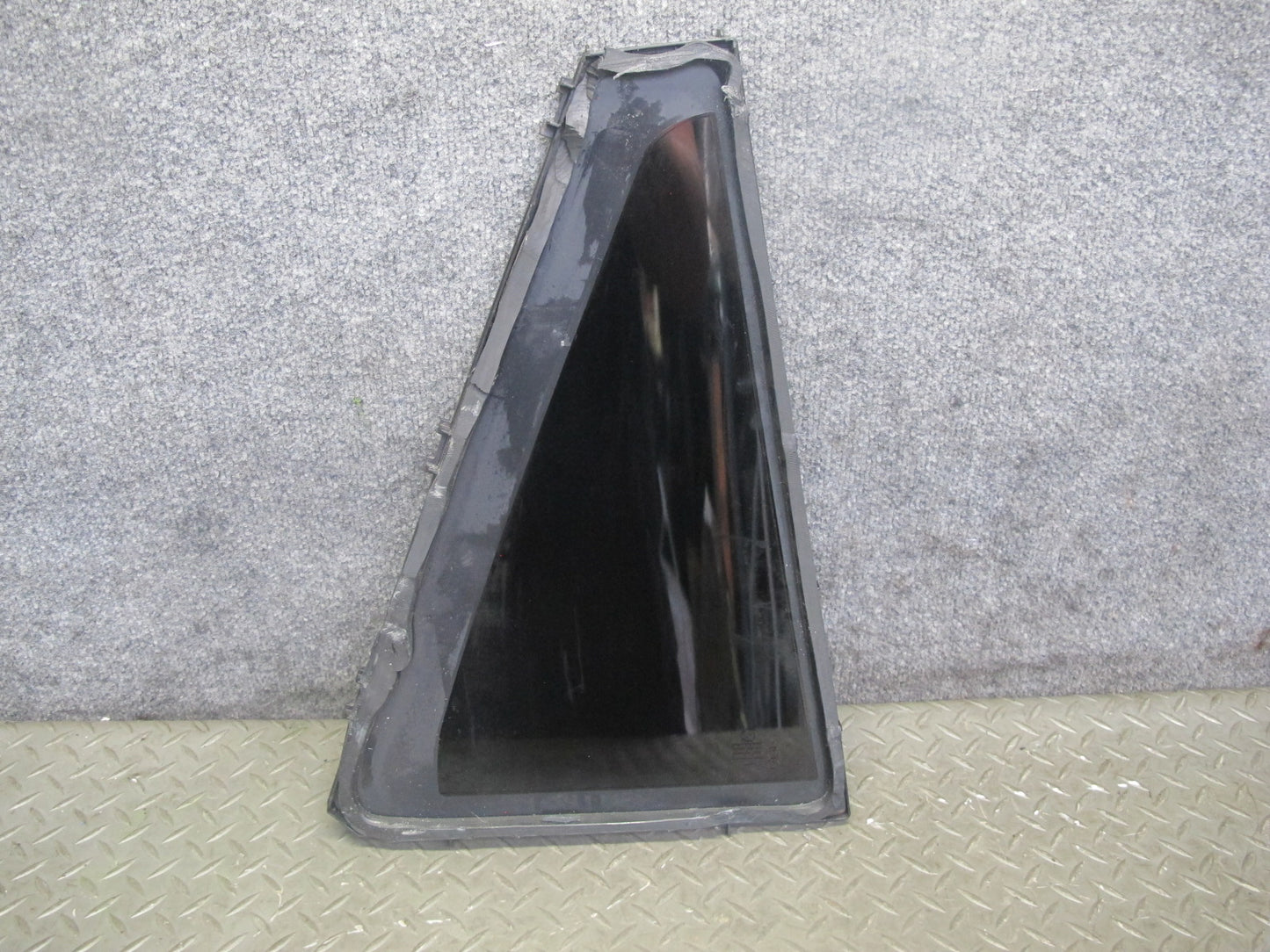 2007-2013 BMW E70 X5 Rear Left Door Corner Fixed Glass Window 7129735