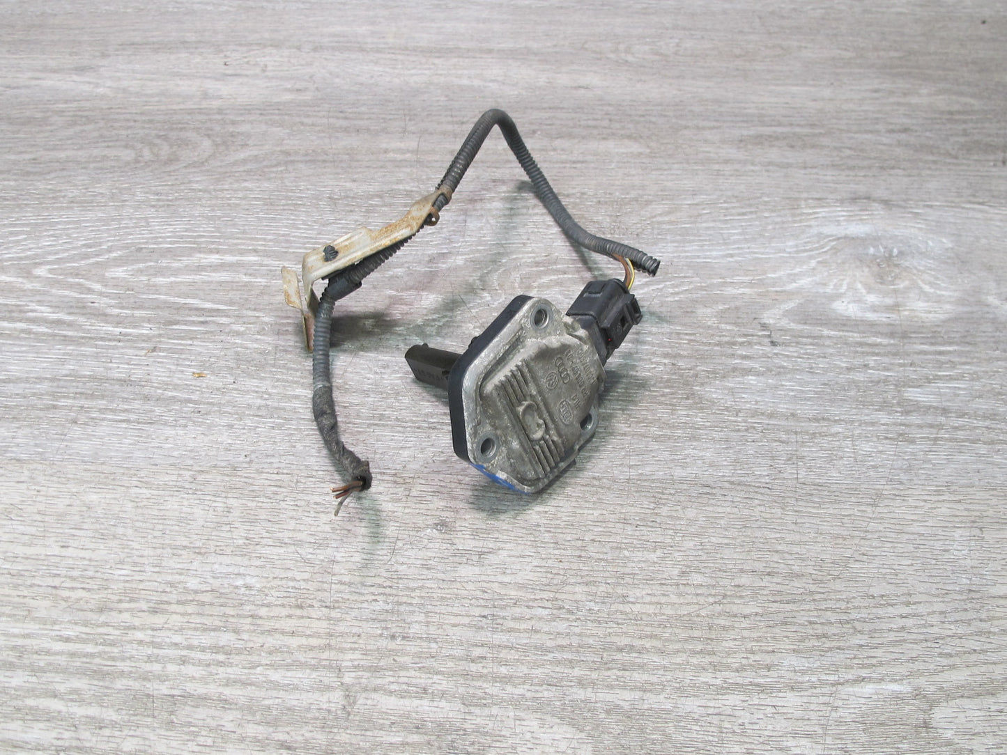 02-15 VW Golf MK5 R32 Passat EOS Rabbit Jetta Engine Oil Level Sensor OEM