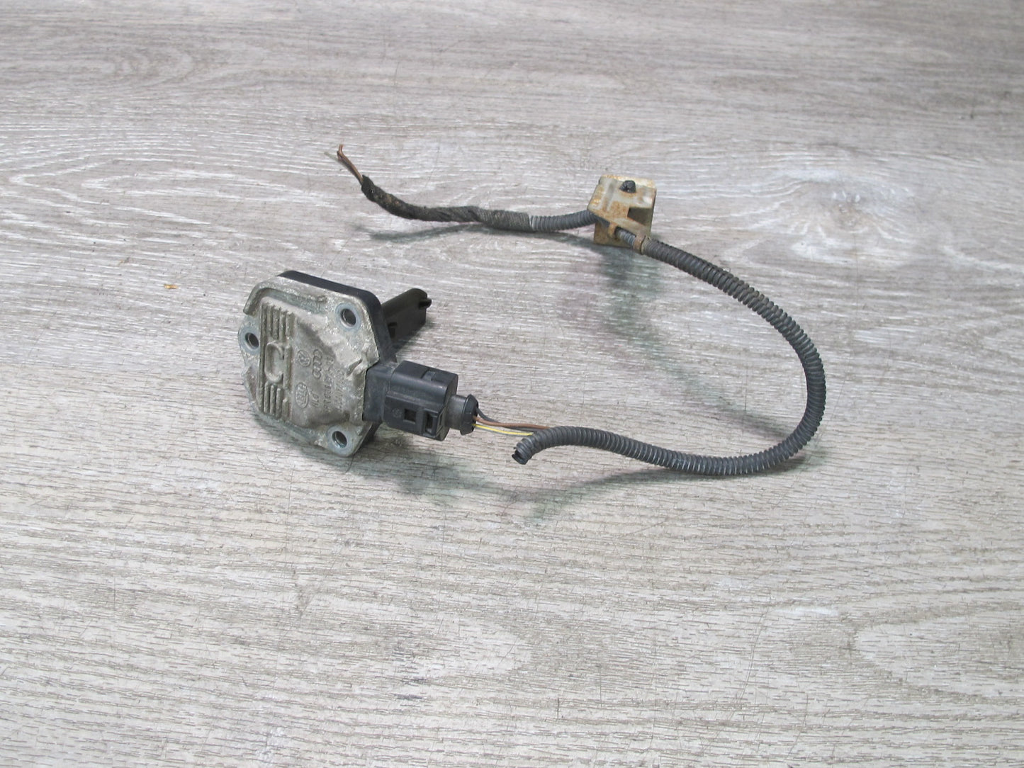 02-15 VW Golf MK5 R32 Passat EOS Rabbit Jetta Engine Oil Level Sensor OEM
