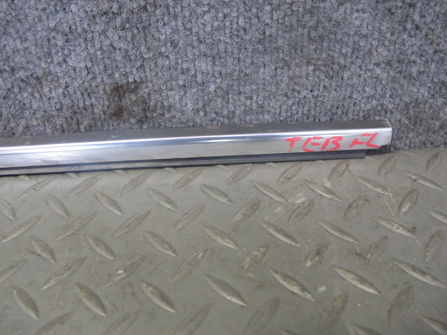 01-06 BMW E46 Convertible Set of 2 Door Weatherstrip Molding Trim Chrome OEM
