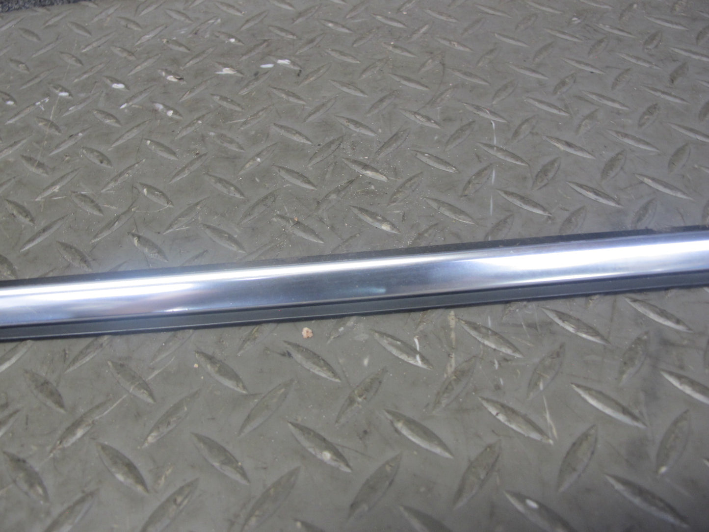 01-06 BMW E46 Convertible Set of 2 Door Weatherstrip Molding Trim Chrome OEM