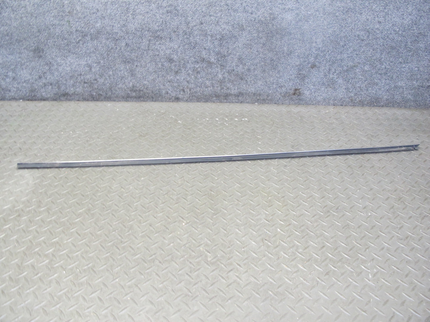 01-06 BMW E46 Convertible Set of 2 Door Weatherstrip Molding Trim Chrome OEM