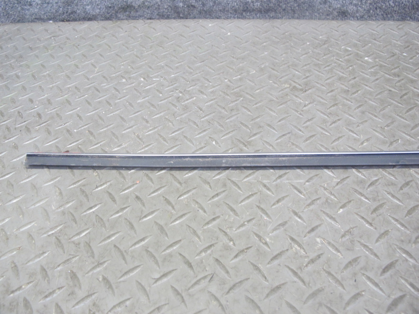 01-06 BMW E46 Convertible Set of 2 Door Weatherstrip Molding Trim Chrome OEM