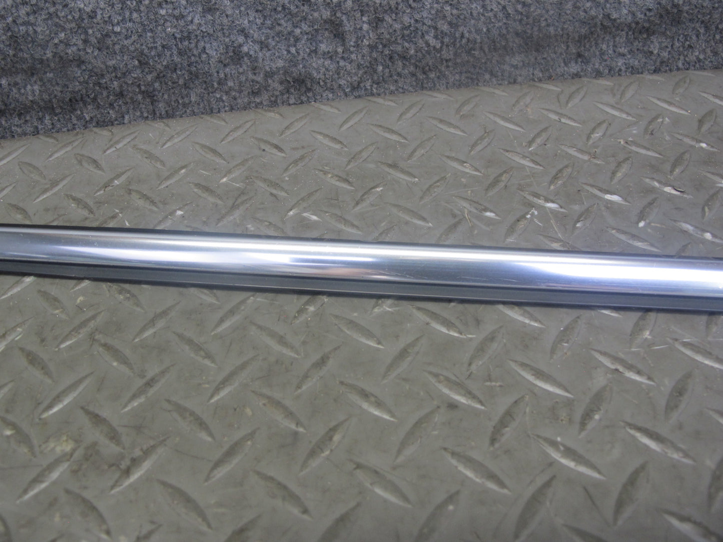 01-06 BMW E46 Convertible Set of 2 Door Weatherstrip Molding Trim Chrome OEM