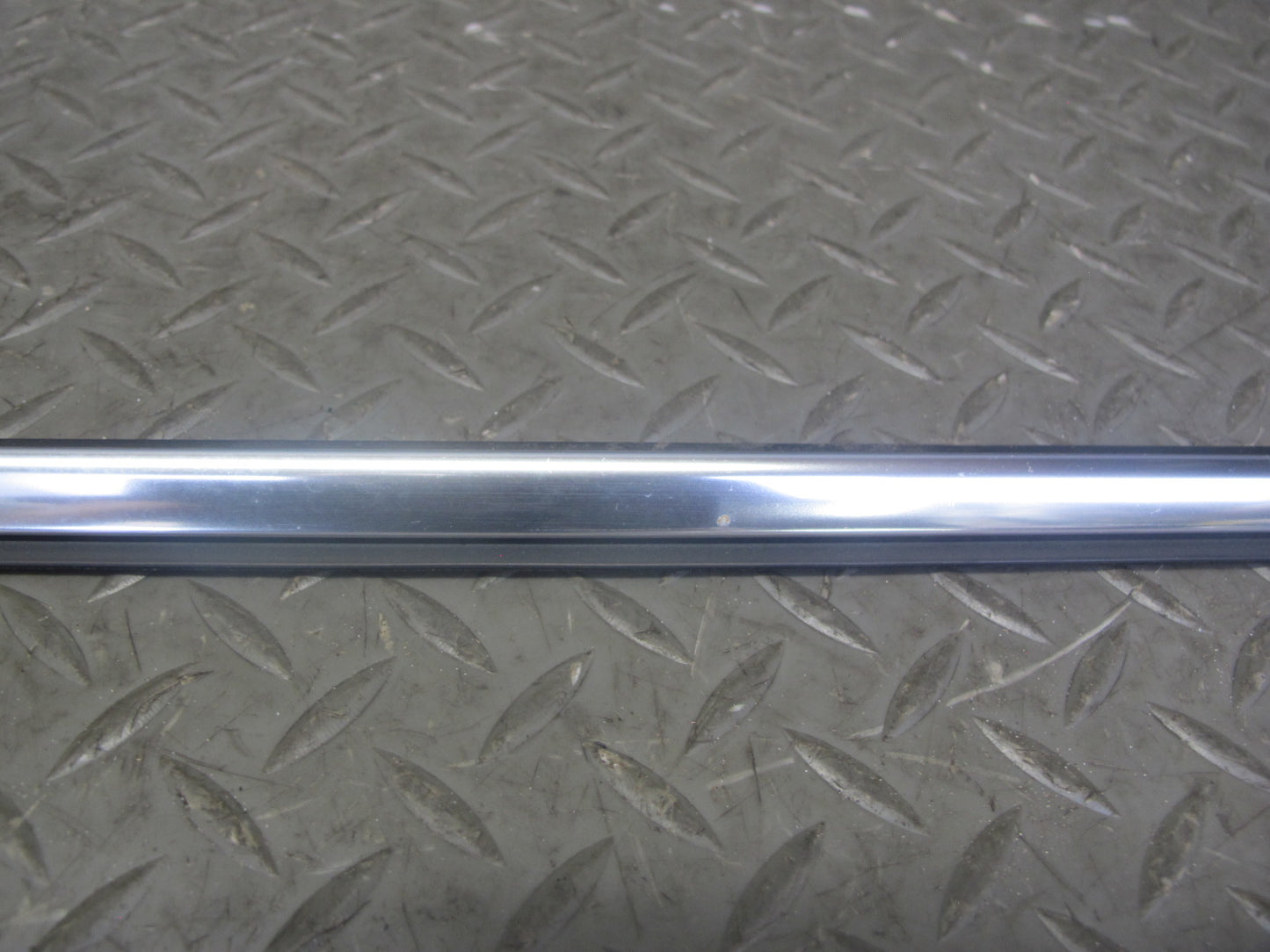 01-06 BMW E46 Convertible Set of 2 Door Weatherstrip Molding Trim Chrome OEM