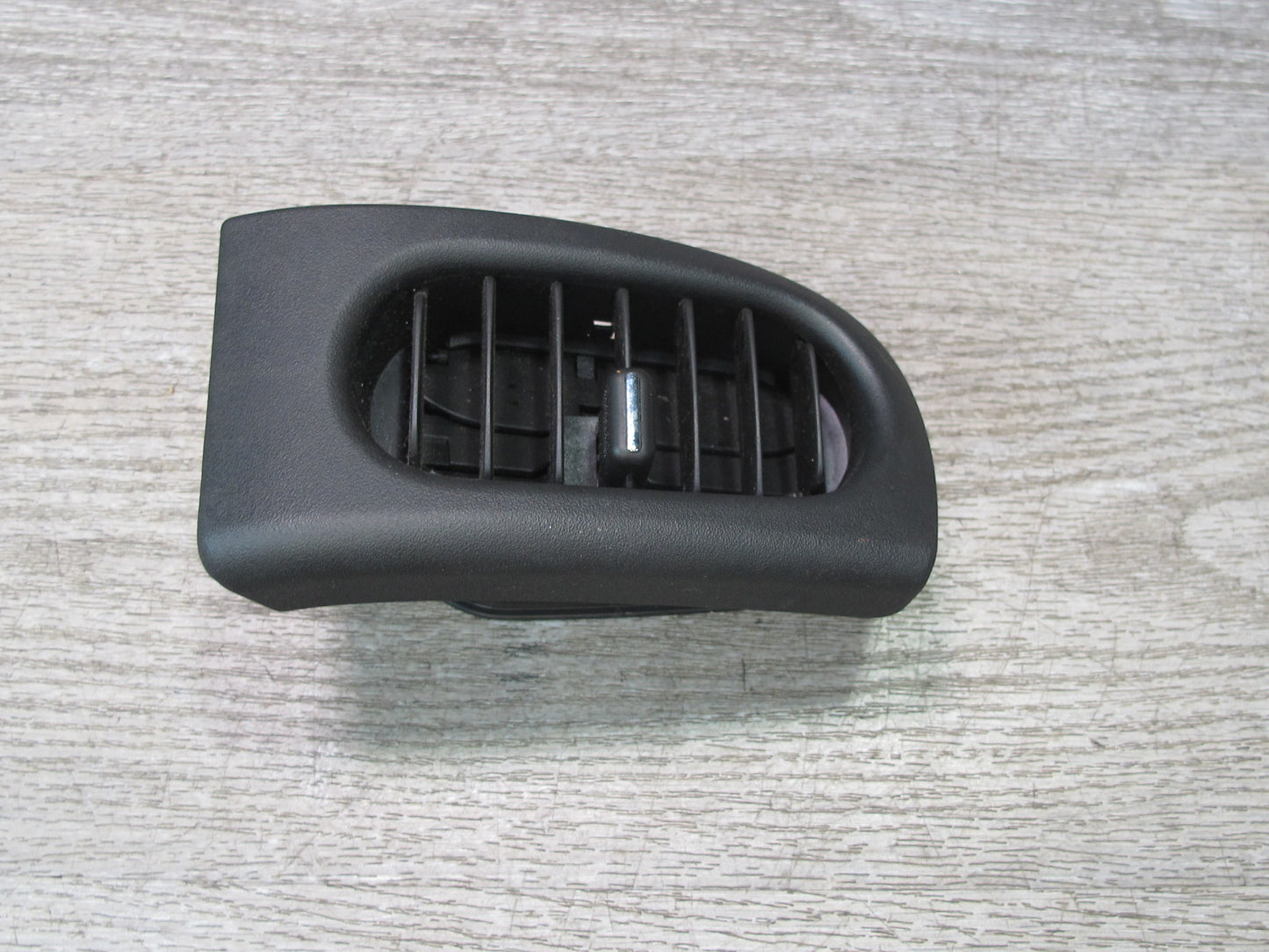 05-13 Chevrolet Corvette C6 Dash Front Right Air Vent Grille 10323198 OEM