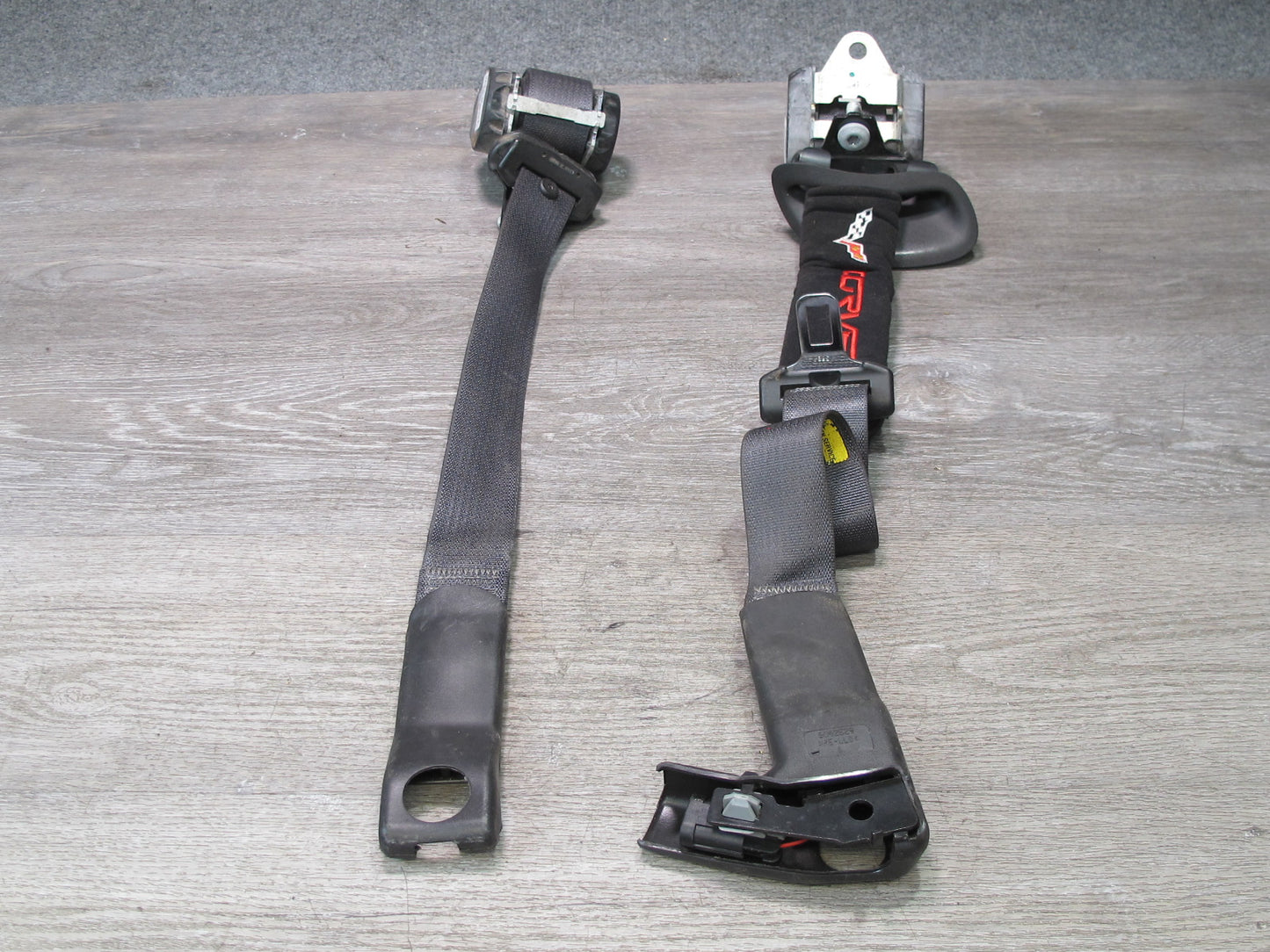 05-13 CHEVROLET CORVETTE C6 FRONT LEFT & RIGHT SIDE SEATBELT RETRACTOR SET OEM