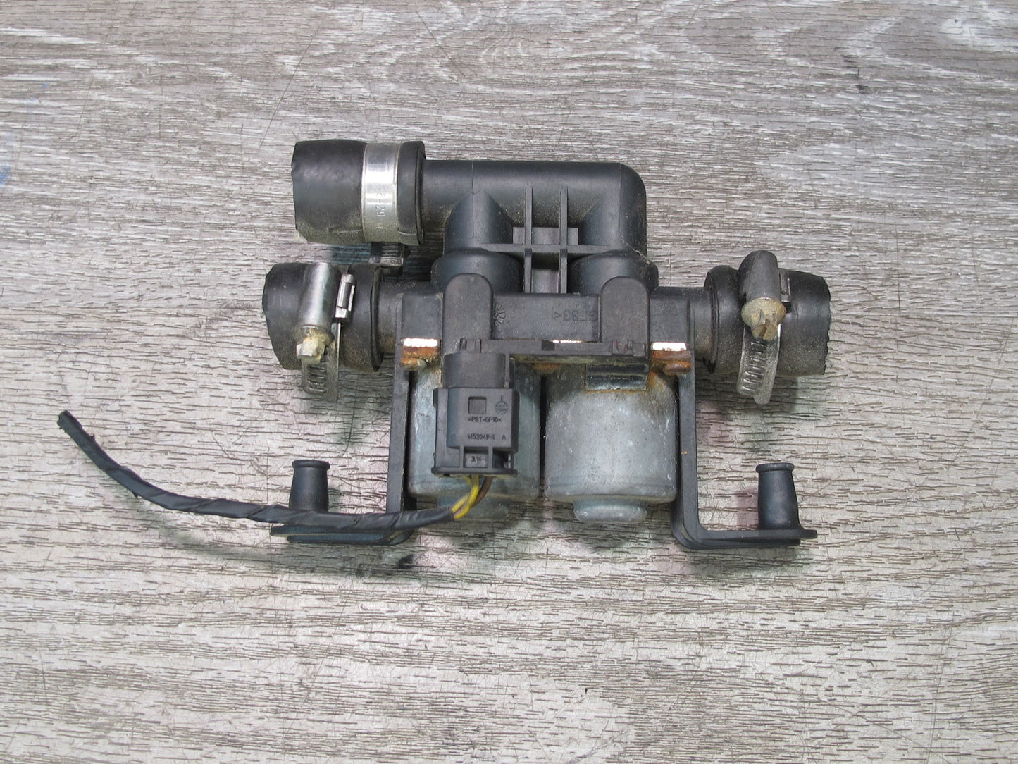 2007-2013 BMW E70 E71 E72 Heater Control Water Valve Pump 6910544