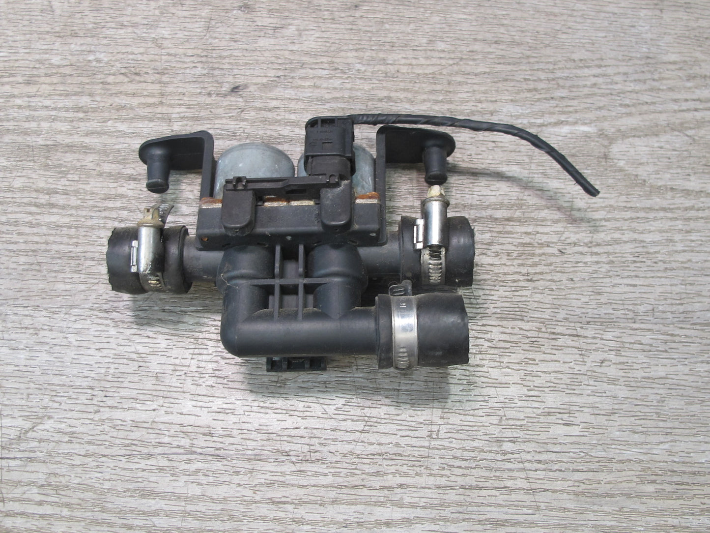 2007-2013 BMW E70 E71 E72 Heater Control Water Valve Pump 6910544