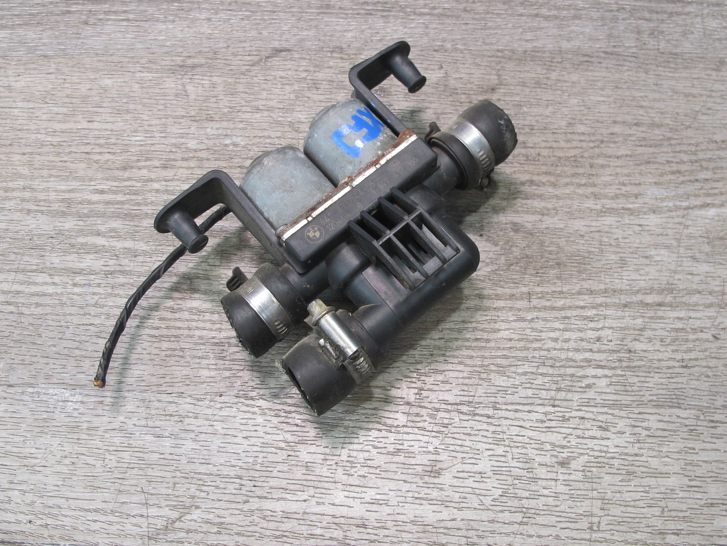2007-2013 BMW E70 E71 E72 Heater Control Water Valve Pump 6910544