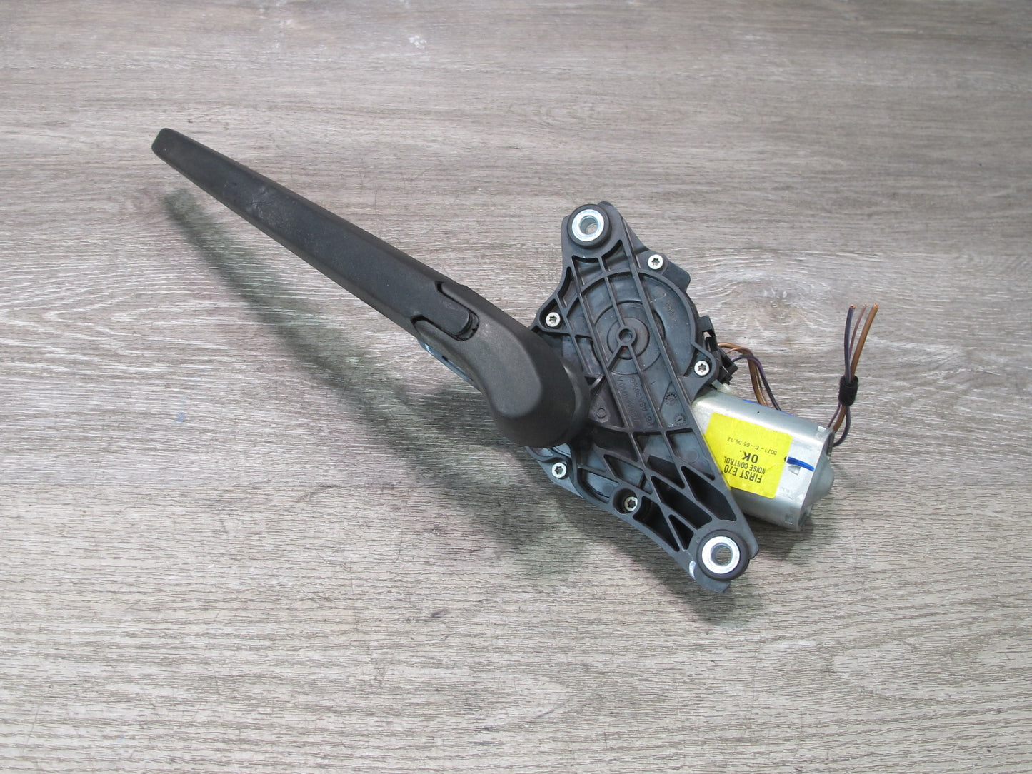 2007-2013 BMW E70 X5 Rear Trunk Hatch Wiper Motor w Arm 6942165
