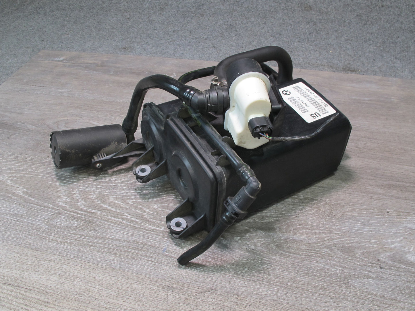 2007-2013 BMW E70 E71 E72 Fuel Evap Vapor Charcoal Canister 7164407 OEM