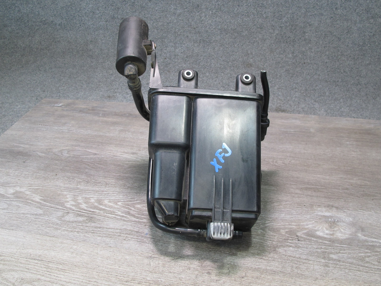 2007-2013 BMW E70 E71 E72 Fuel Evap Vapor Charcoal Canister 7164407 OEM