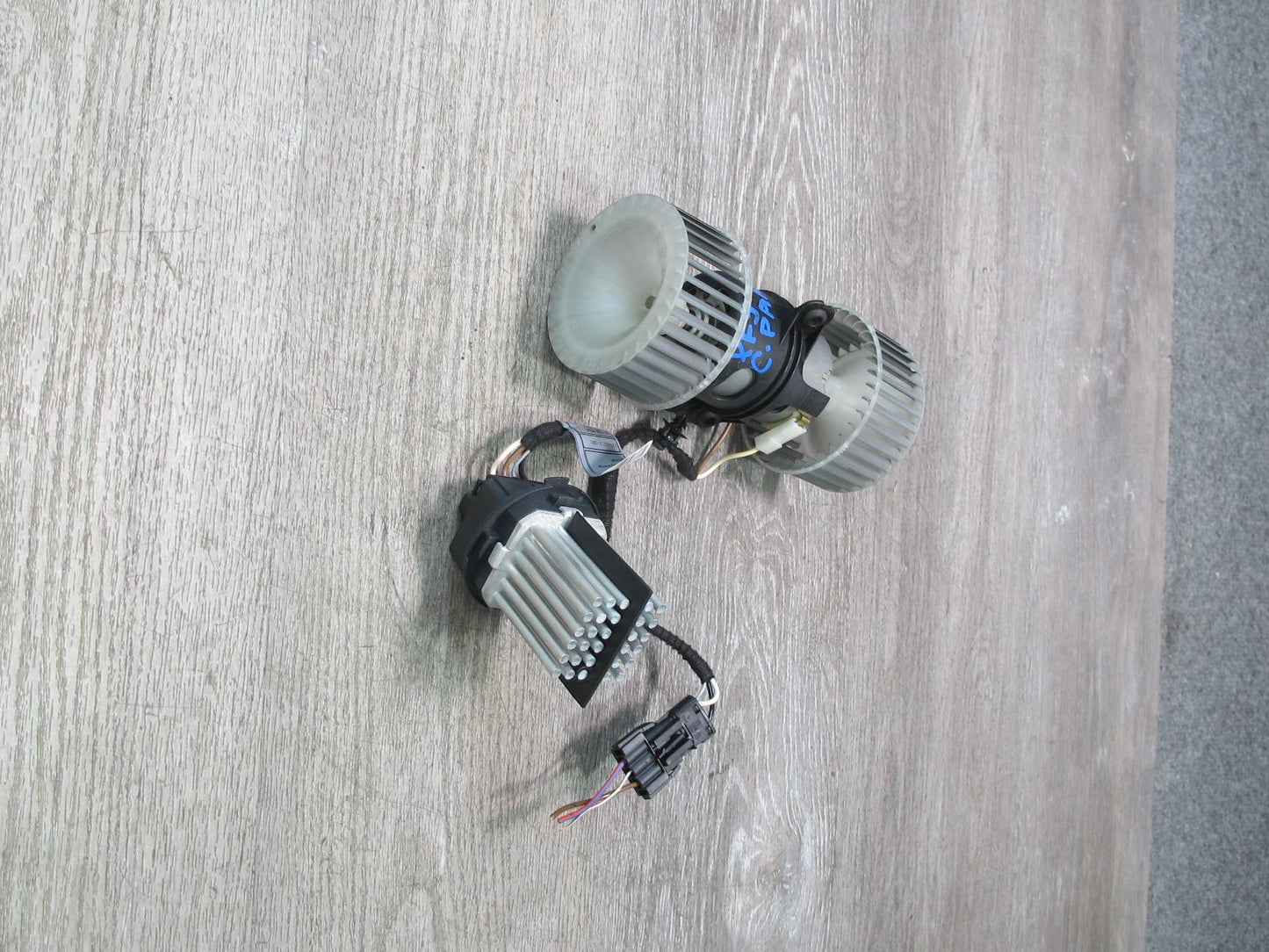 2007-2013 BMW E70 E71 E72 Set of 2 Rear A/C Heater Blower Motor Fan w Resistor