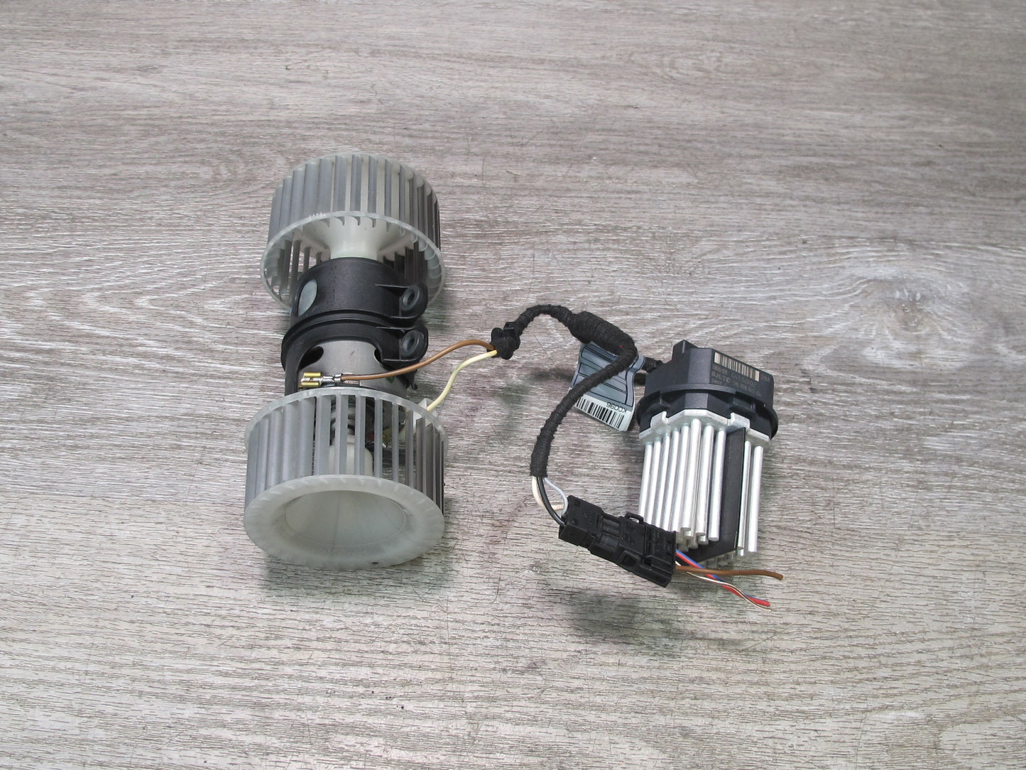 2007-2013 BMW E70 E71 E72 Set of 2 Rear A/C Heater Blower Motor Fan w Resistor