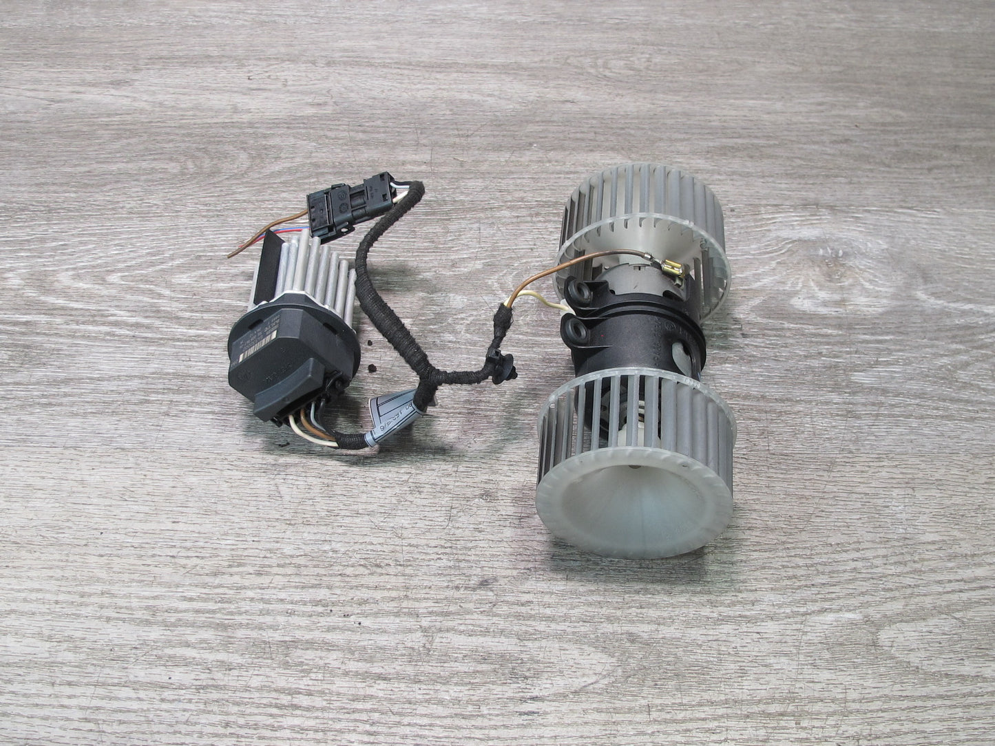 2007-2013 BMW E70 E71 E72 Set of 2 Rear A/C Heater Blower Motor Fan w Resistor