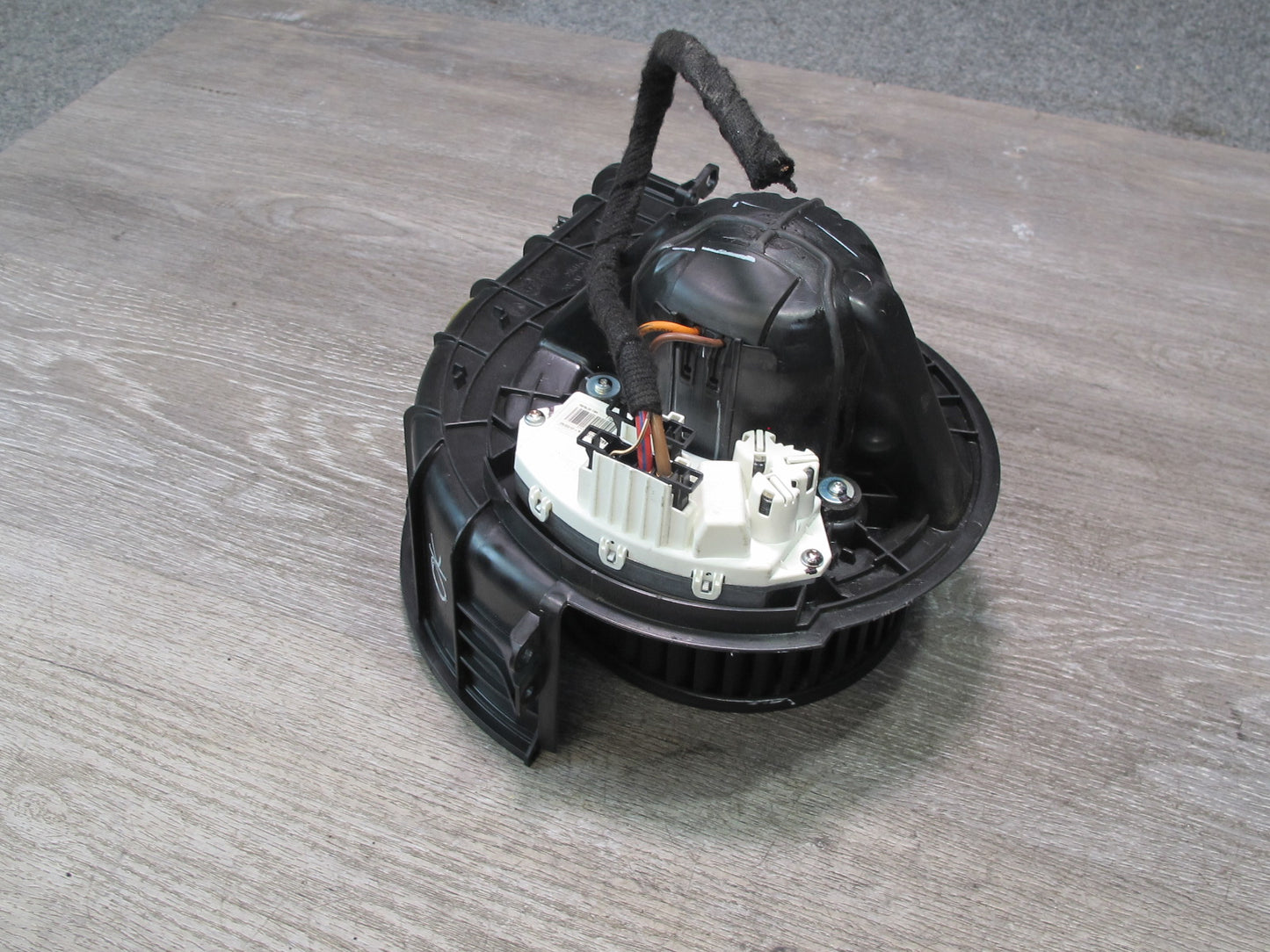2007-2013 BMW E70 E71 E72 Front A/C Heater Blower Motor Fan w Resistor