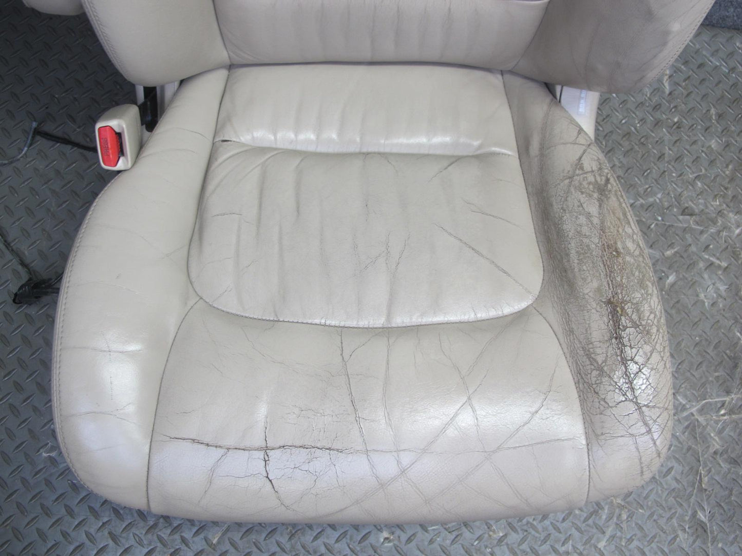 03-07 Lexus LX470 Front Left & Right Leather Seat Headrest Screen Ivory Set of 2