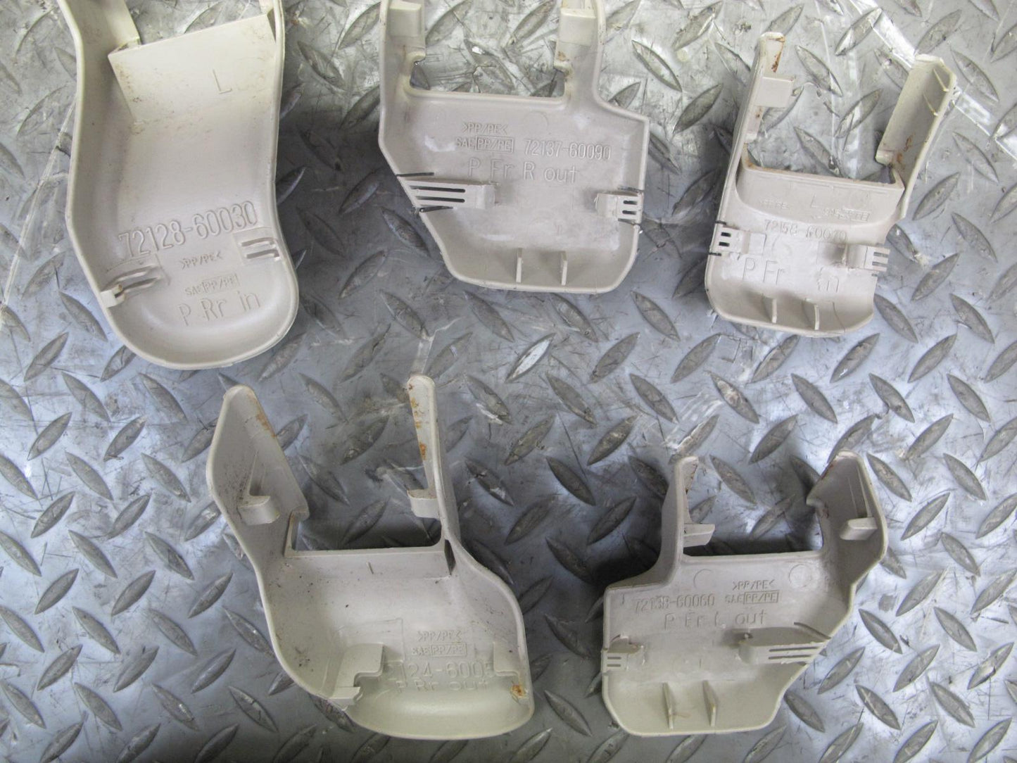 03-07 Lexus LX470 Front Left & Right Leather Seat Headrest Screen Ivory Set of 2