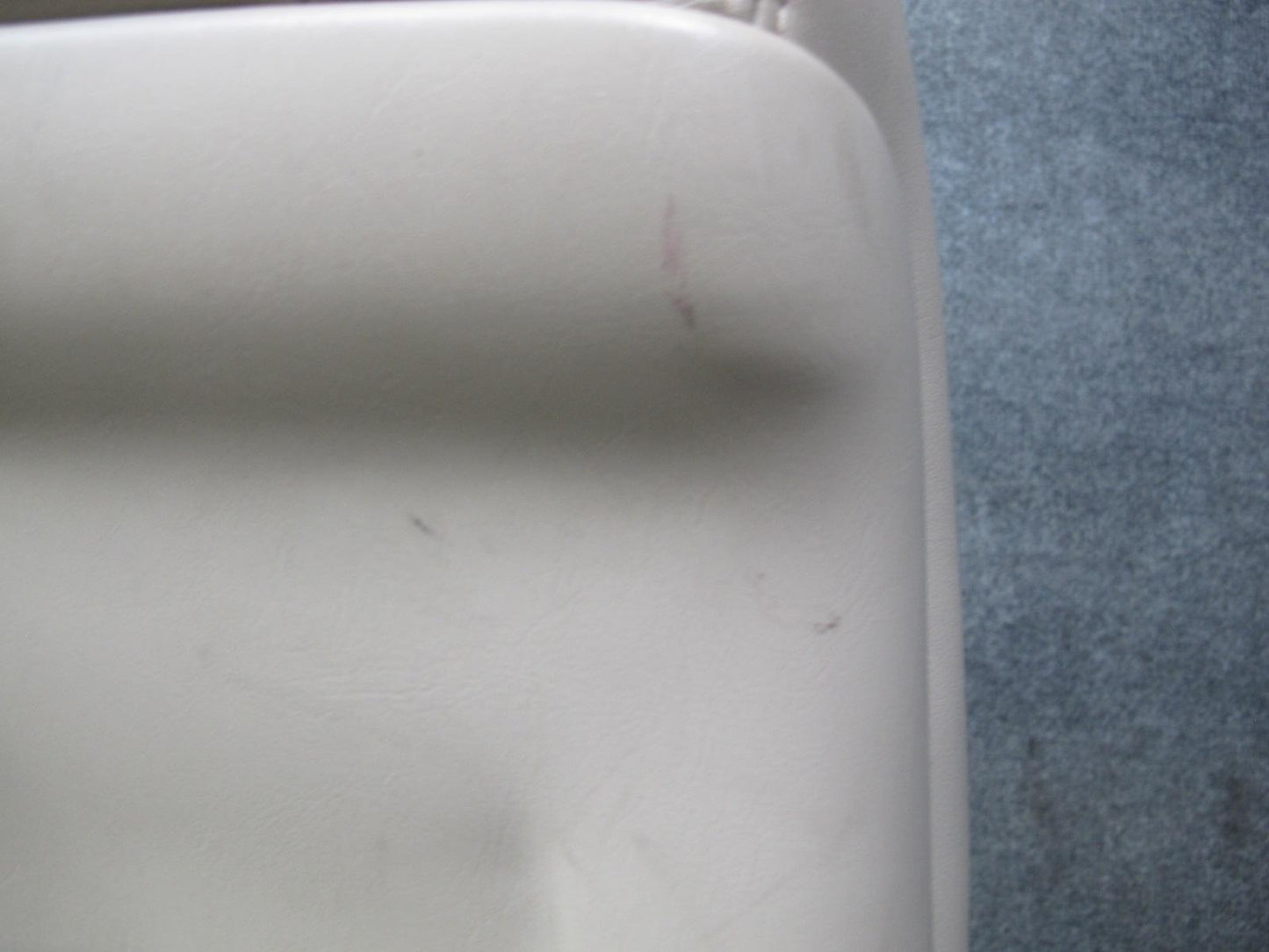 03-07 Lexus LX470 Front Left & Right Leather Seat Headrest Screen Ivory Set of 2