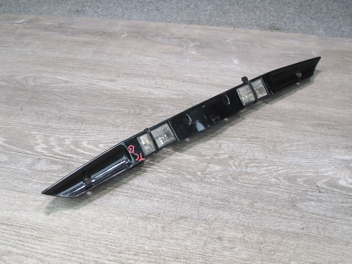 93-99 BMW E36 Trunk Lid Finisher Trim Molding Grip w License Plate Light OEM