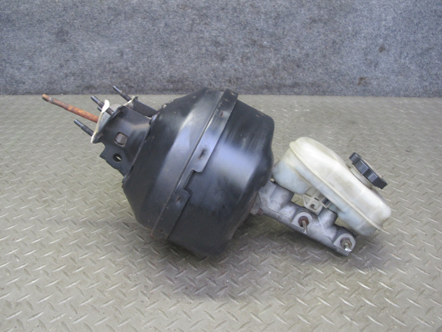 98-02 Pontiac Firebird 5.7L Brake Master Cylinder Booster Fluid Reservoir OEM