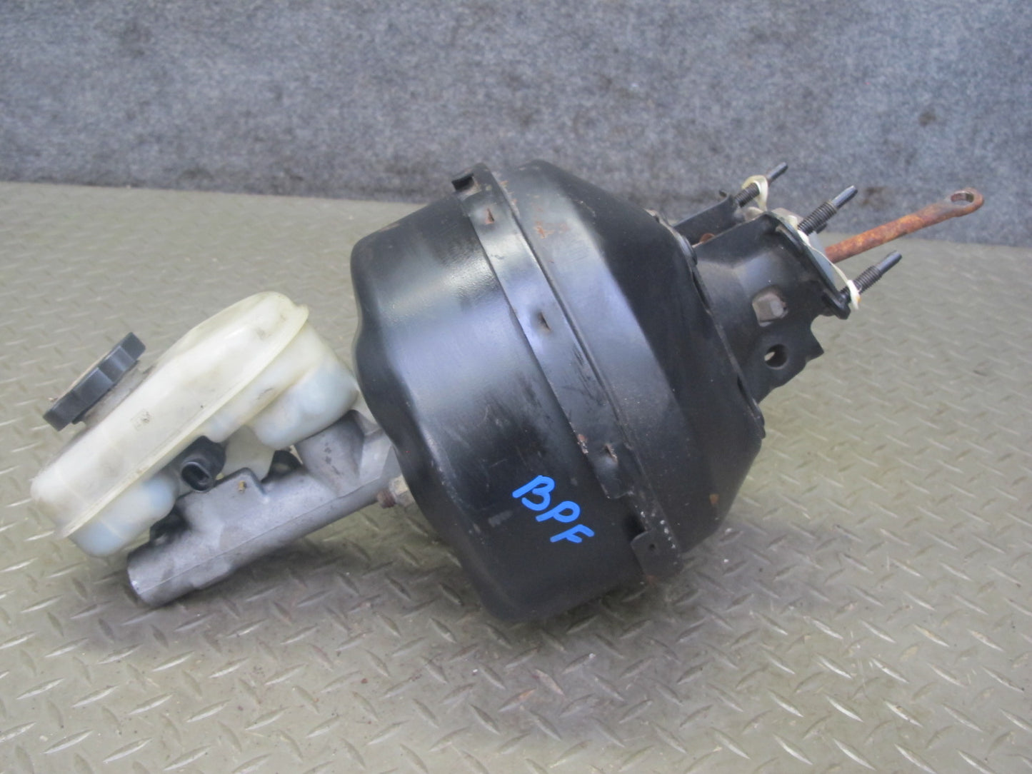 98-02 Pontiac Firebird 5.7L Brake Master Cylinder Booster Fluid Reservoir OEM