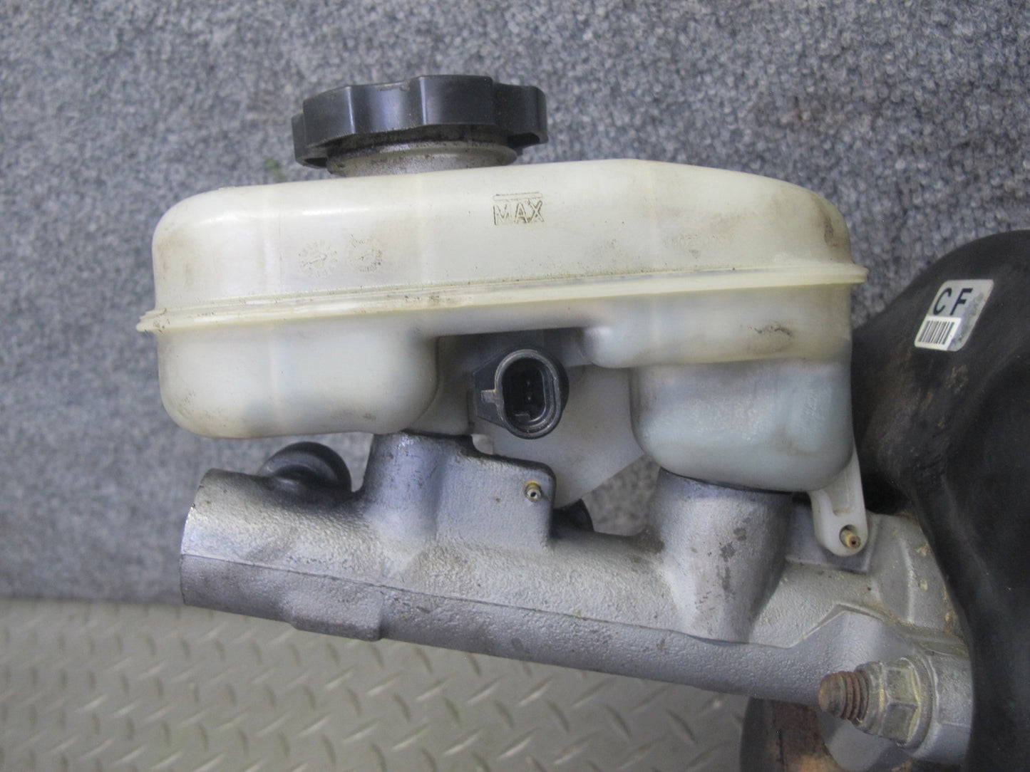 98-02 Pontiac Firebird 5.7L Brake Master Cylinder Booster Fluid Reservoir OEM